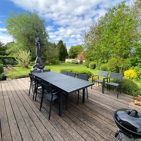 - Des Remparts - Proche Calais-st Omer-dunkerque Bed & Breakfast