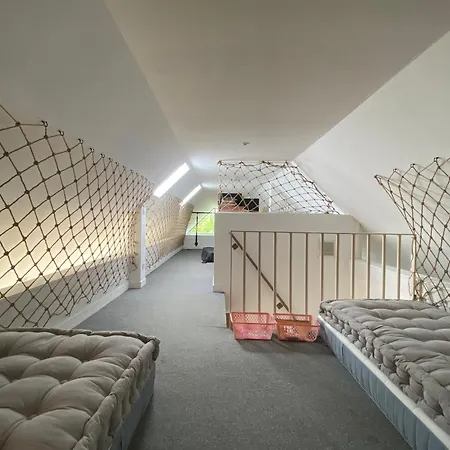 - Des Remparts - Proche Calais-st Omer-dunkerque Bed & Breakfast