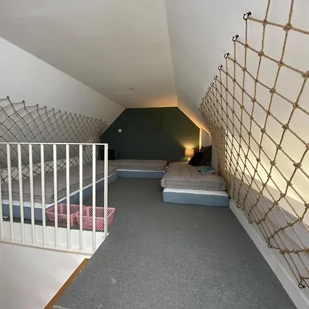 - Des Remparts - Proche Calais-st Omer-dunkerque Bed & Breakfast