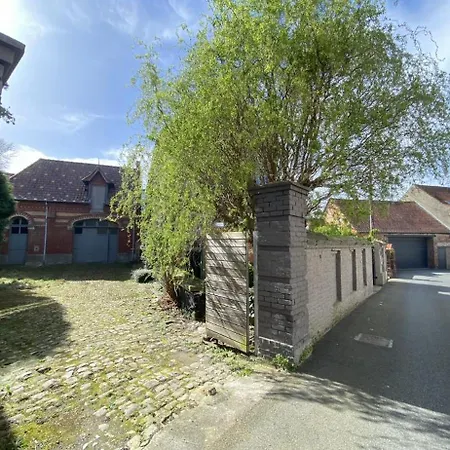 Bed & Breakfast - Des Remparts - Proche Calais-st Omer-dunkerque 3*