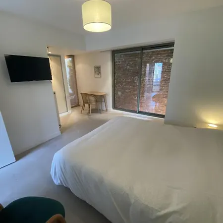 - Des Remparts - Proche Calais-st Omer-dunkerque Bed and breakfast *